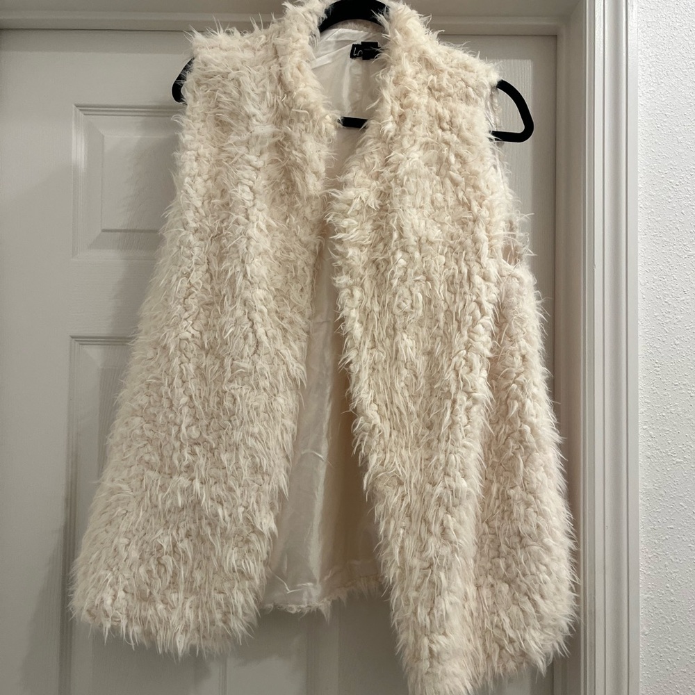 Love Cream Faux Fur Vest